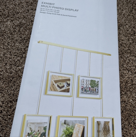 Gold Umbra Photo Frame Set - Picture 3 of 5